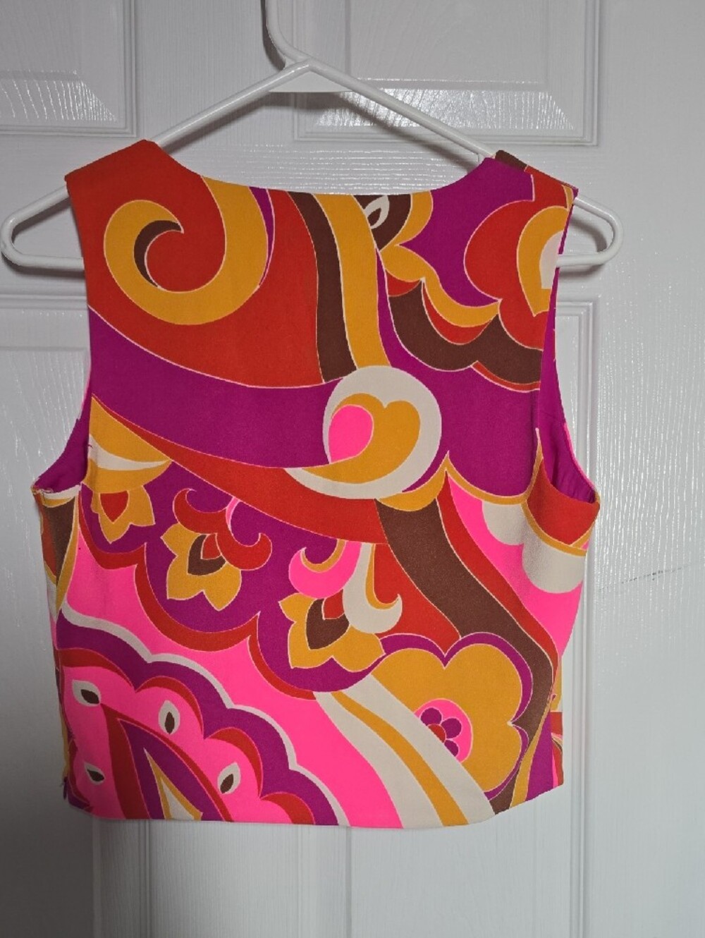 Express Pink Multi-Print Sleeveless Crop Top - Picture 2 of 2